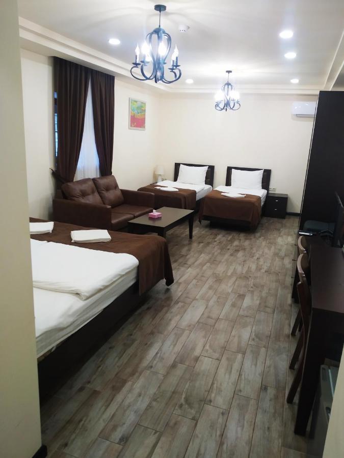 Boutique Living Hotel Yerevan Exterior foto