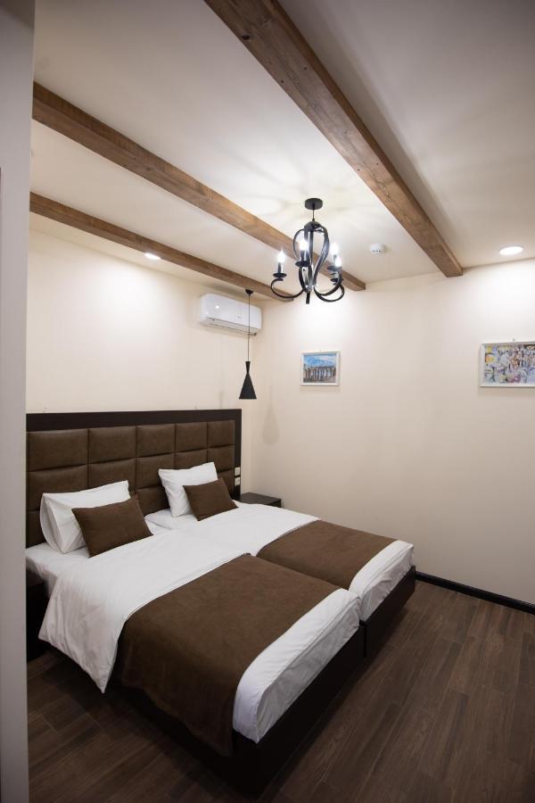 Boutique Living Hotel Yerevan Exterior foto