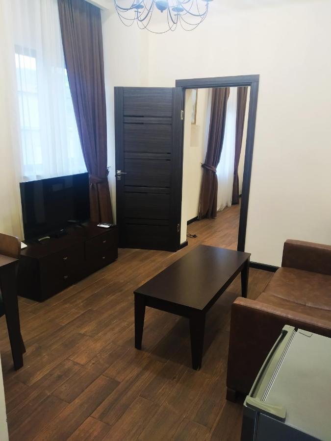 Boutique Living Hotel Yerevan Exterior foto