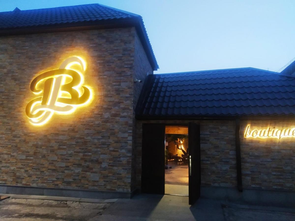 Boutique Living Hotel Yerevan Exterior foto
